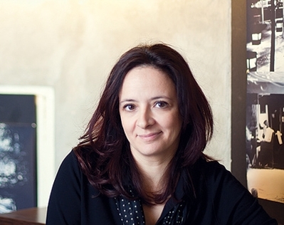 Mihaela Sîrbu, despre dragoste și demonii domestici Mihaela Sîrbu, despre dragoste și demonii domestici