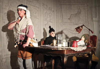 Trei actriţe înalte - teatru alternativ Trei actriţe înalte - teatru alternativ