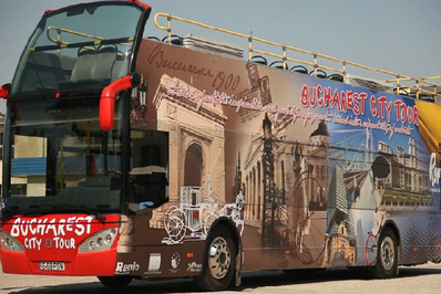 Linia de autobuze turistice va circula în Bucureşti de sâmbătă Linia de autobuze turistice va circula în Bucureşti de sâmbătă