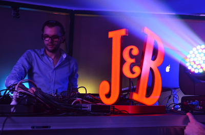 Interviu DJ Optick: Claxonul defineşte Bucureştiul Interviu DJ Optick: Claxonul defineşte Bucureştiul