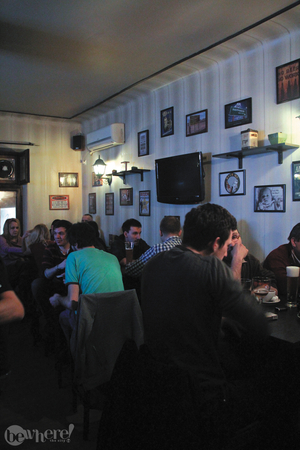 Happy Pub. Atmosferă veselă, studenţească. Happy Pub. Atmosferă veselă, studenţească.