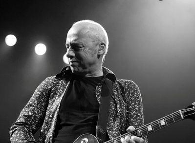 Mark Knopfler va concerta în Bucureşti anul viitor Mark Knopfler va concerta în Bucureşti anul viitor