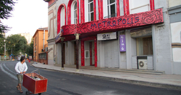 Pe strada Mihai Eminescu, ziua