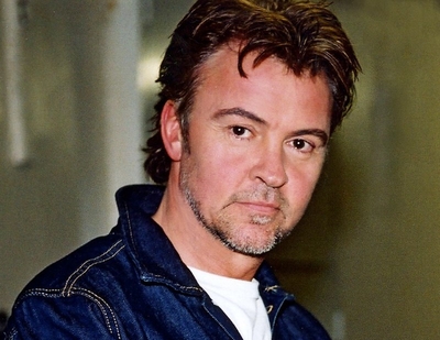 Paul Young, în mai la București Paul Young, în mai la București