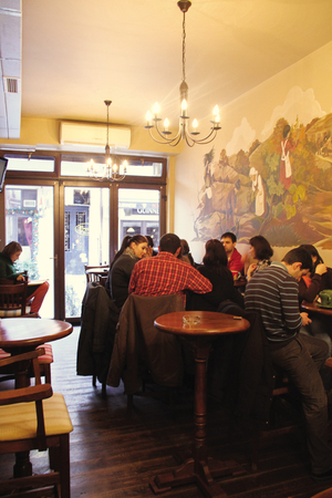 Baruri din Centrul Vechi: Corelli Wine Bar Baruri din Centrul Vechi: Corelli Wine Bar