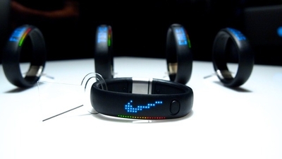 Nike+ FuelBand, gadgetul care îţi urmăreşte activităţile fizice Nike+ FuelBand, gadgetul care îţi urmăreşte activităţile fizice