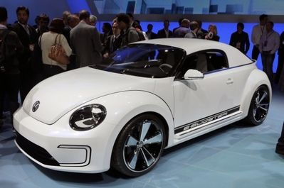 VW a prezentat modelele electrice Beetle şi Jetta Hybrid VW a prezentat modelele electrice Beetle şi Jetta Hybrid