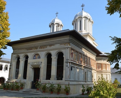 Descoperă Mănăstirile Căldăruşani şi Sitaru Descoperă Mănăstirile Căldăruşani şi Sitaru