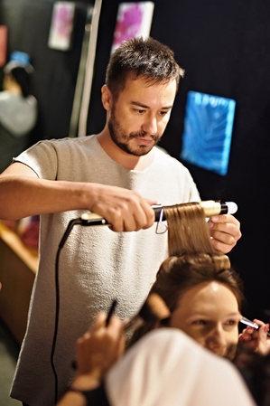 Adela Popescu a fost transformată în Gwen Stefani Adela Popescu a fost transformată în Gwen Stefani