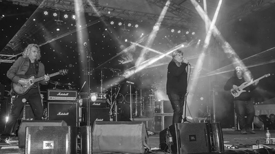 Concert CONEXIUNI în formula originală la Hard Rock Cafe Concert CONEXIUNI în formula originală la Hard Rock Cafe