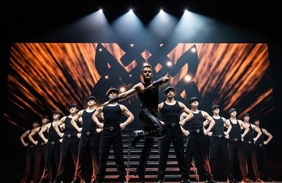 Coregrafii complexe şi efecte vizuale 3D la Arenele Romane. Michael Flatley, Dangerous Games Coregrafii complexe şi efecte vizuale 3D la Arenele Romane. Michael Flatley, Dangerous Games