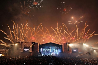 Revelion 2012 în Bucureşti: Concert în Piaţa Constituţiei Revelion 2012 în Bucureşti: Concert în Piaţa Constituţiei
