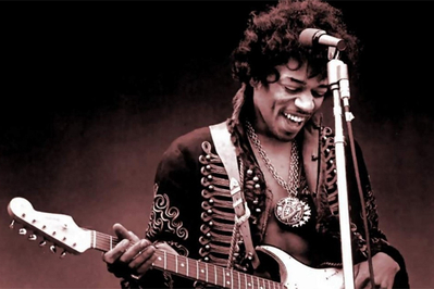 Jimi Hendrix ales cel mai bun chitarist din toate timpurile Jimi Hendrix ales cel mai bun chitarist din toate timpurile