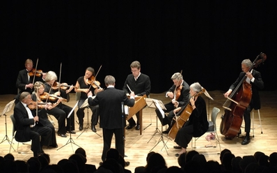 Ten Tors Ochestra în concert la Ateneul Român din Bucureşti Ten Tors Ochestra în concert la Ateneul Român din Bucureşti