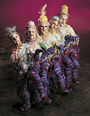 Costume fabuloase pentru spectacolul Cirque du Soleil Costume fabuloase pentru spectacolul Cirque du Soleil