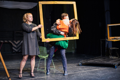 Comedie cu suspans: 39 de trepte la Teatrul Foarte Mic Comedie cu suspans: 39 de trepte la Teatrul Foarte Mic